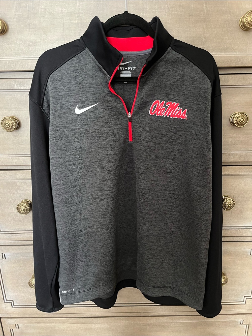 EUC Men’s Nike Dri-Fit Ole Miss 1/4 Quarter Zip Large